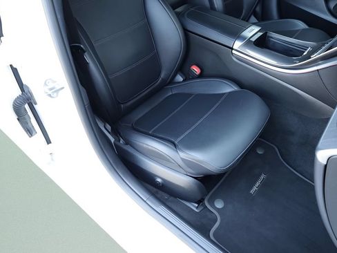 Used 2022 Mercedes-Benz C 300 4MATIC Sedan image 24