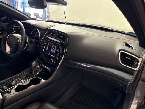 Used 2020 Nissan Maxima SR w/ Sport Mat Group FWD image 33