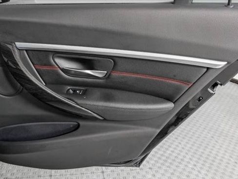 Used 2017 BMW 330i xDrive Sedan AWD/4WD image 21