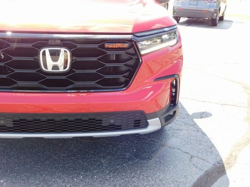 New 2025 Honda Pilot TrailSport image 15