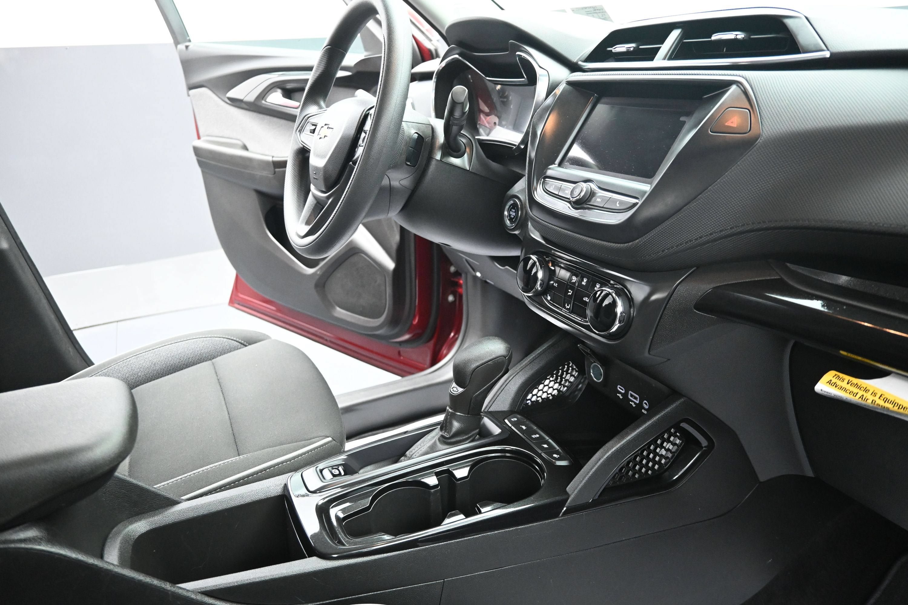 Used 2023 Chevrolet TrailBlazer LT FWD image 28