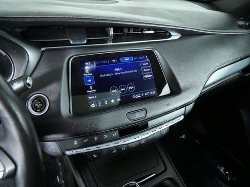 Used 2021 Cadillac XT4 Premium Luxury w/ Enhanced Visibility Package image 18