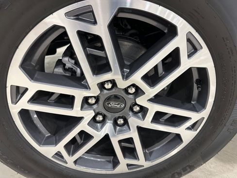 New 2025 Ford Expedition Active image 4