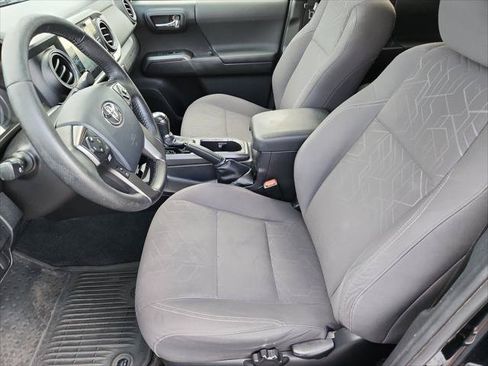 Certified 2016 Toyota Tacoma TRD Off-Road w/ Towing Package AWD/4WD image 29