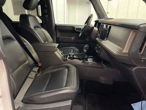 Used 2025 Ford Bronco Outer Banks AWD/4WD image 17