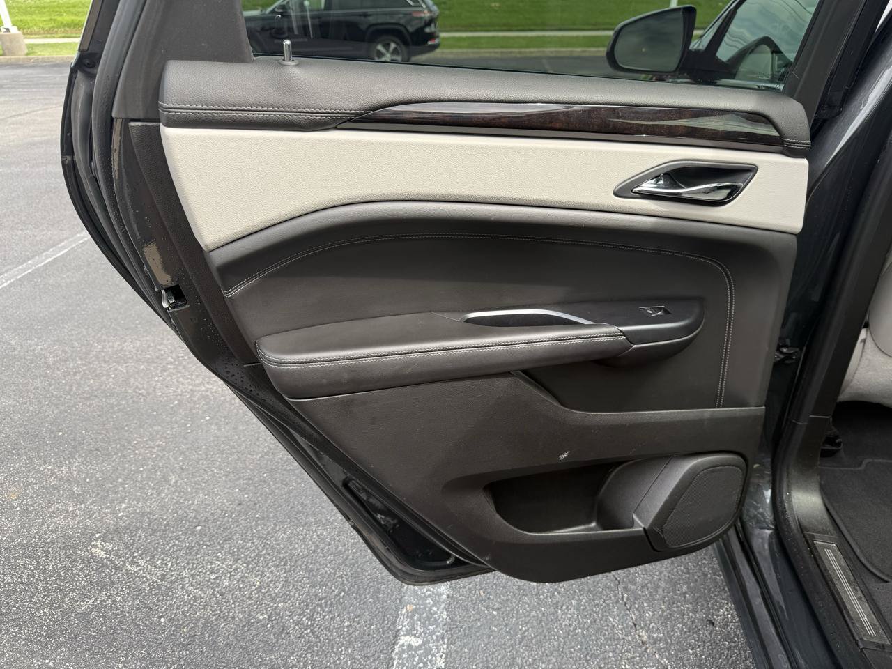 Used 2014 Cadillac SRX Performance w/ Driver Awareness Package FWD image 22