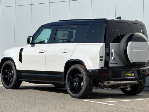 New 2026 Land Rover Defender 110 X-Dynamic SE AWD/4WD image 3