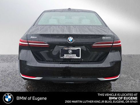 New 2026 BMW 530i xDrive w/ Premium Package AWD/4WD image 4