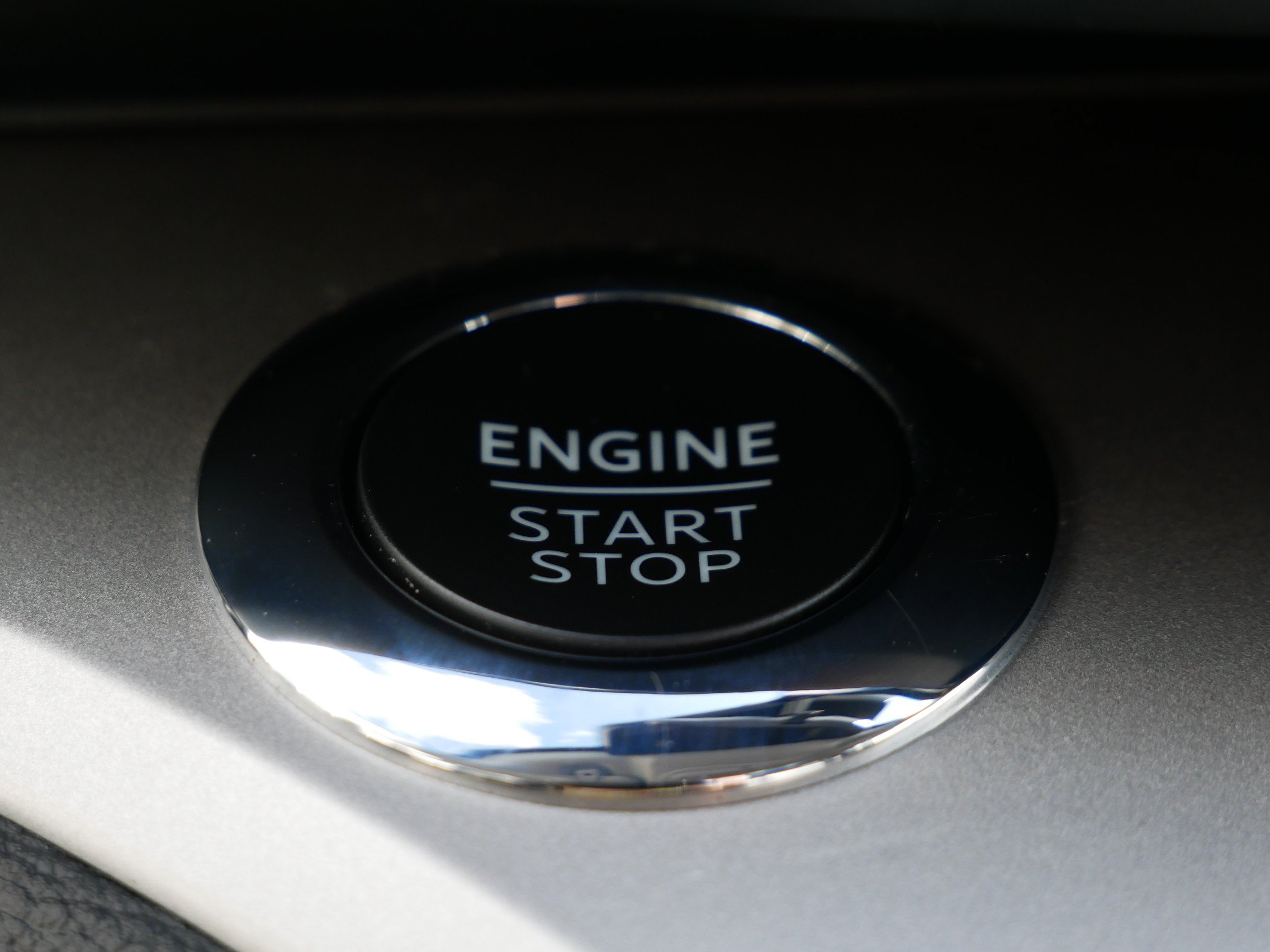 Used 2022 Ford Explorer XLT w/ Equipment Group 202A AWD/4WD image 21