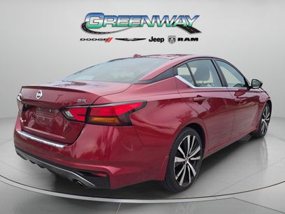 Used 2021 Nissan Altima 2.5 SR w/ SR Premium Package