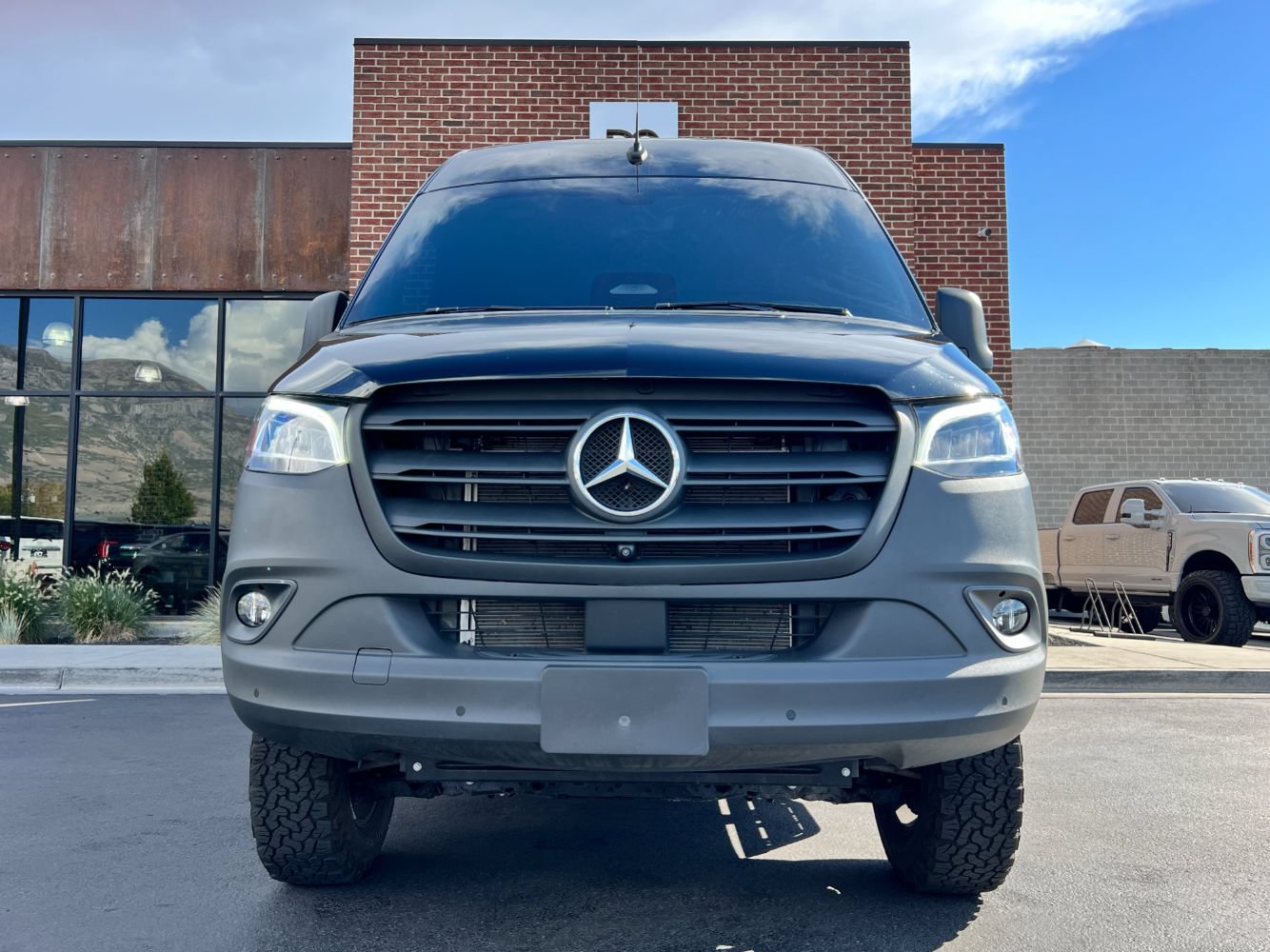Used 2025 Mercedes-Benz Sprinter 2500 image 2