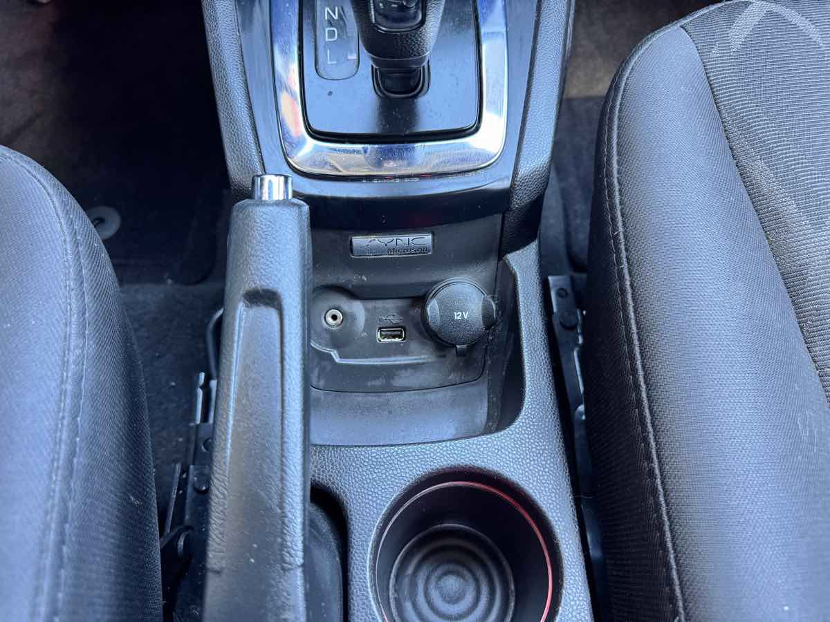 Used 2013 Ford Fiesta SE FWD image 44