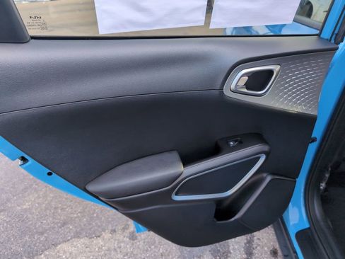 Used 2023 Kia Soul S image 10