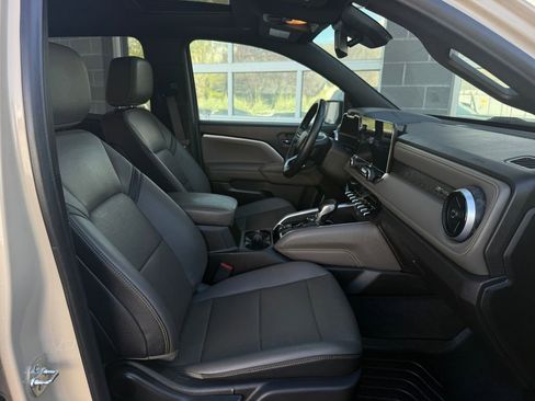 Used 2024 Chevrolet Colorado ZR2 w/ ZR2 Convenience Package III AWD/4WD image 20