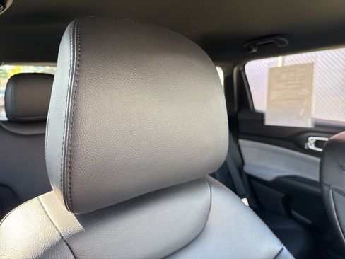 Used 2023 Jeep Compass Latitude w/ Convenience Group image 62