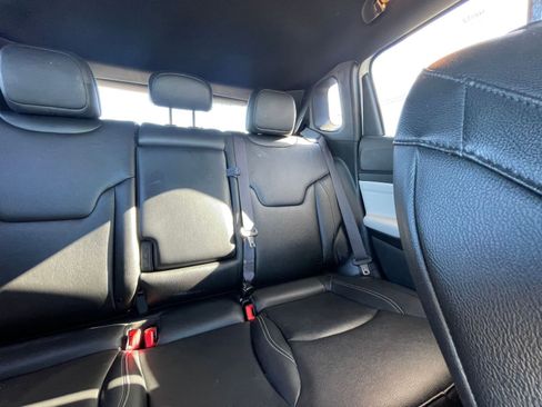 Used 2025 Jeep Compass Limited image 37