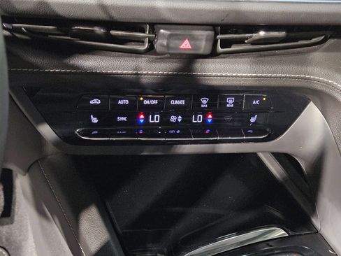 Used 2022 Buick Envision Preferred FWD image 31