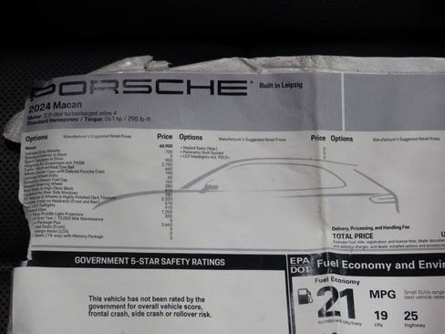 Used 2024 Porsche Macan AWD/4WD image 39