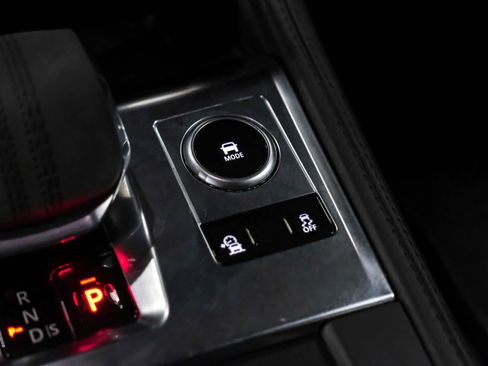 Used 2021 Jaguar F-PACE S image 25