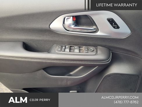 New 2026 Chrysler Pacifica Limited w/ S Appearance Package FWD image 29