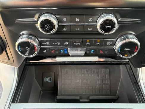 Certified 2022 Ford F150 Platinum w/ Equipment Group 701A High AWD/4WD image 21