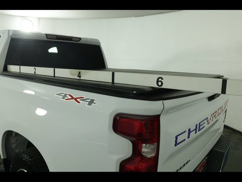 Used 2023 Chevrolet Silverado 1500 LT AWD/4WD image 12