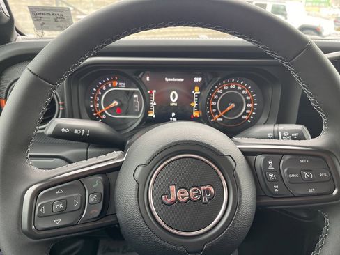 New 2026 Jeep Gladiator Mojave image 16