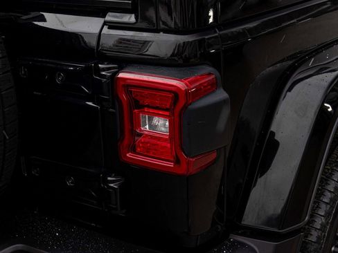 Used 2023 Jeep Wrangler Unlimited Sahara w/ Cold Weather Group image 35