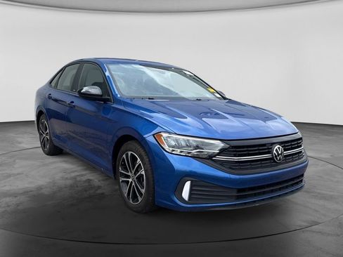 Used 2024 Volkswagen Jetta Sport FWD image 3