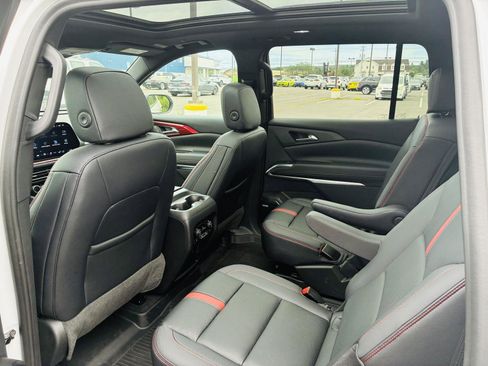 Used 2024 Chevrolet Traverse RS image 44