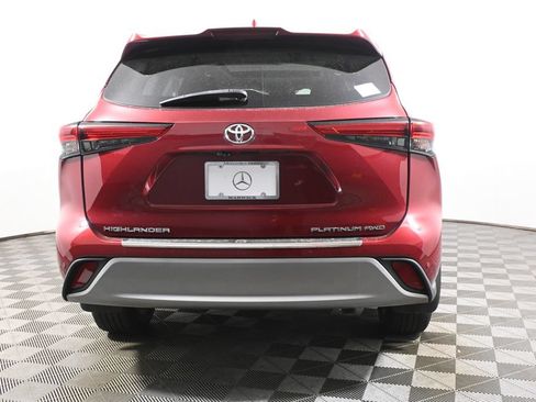 Used 2022 Toyota Highlander Platinum AWD/4WD image 6
