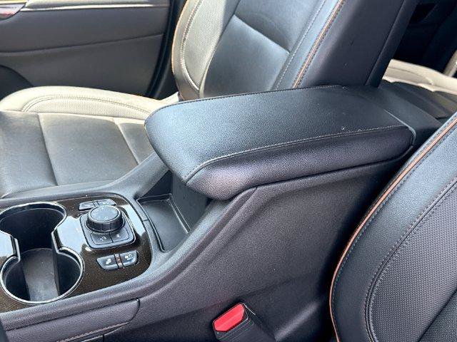 Used 2023 GMC Acadia AT4 w/ Technology Package AWD/4WD image 24