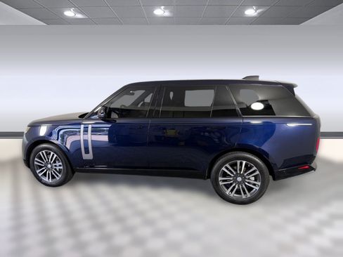 Used 2023 Land Rover Range Rover Long Wheelbase SE AWD/4WD image 2