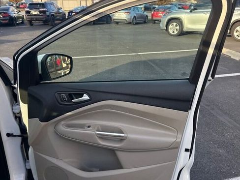 Used 2018 Ford Escape Titanium image 17