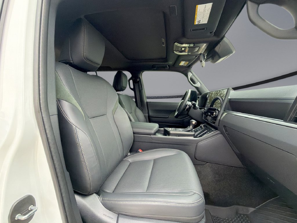 Used 2025 Lexus GX 550 AWD/4WD image 16