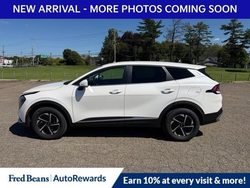 Used 2025 Kia Sportage LX AWD/4WD image 4