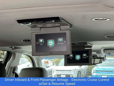 Used 2017 Chevrolet Suburban Premier image 23