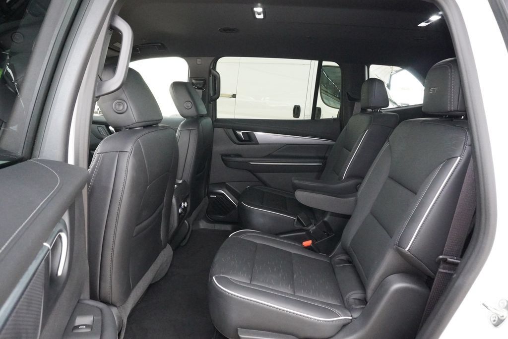 Used 2026 Buick Enclave Sport Touring FWD image 28