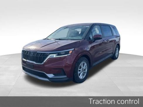 Certified 2024 Kia Carnival LX image 4
