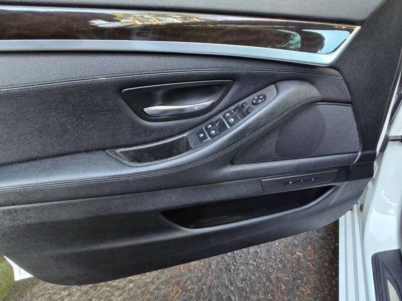 Used 2014 BMW 528i Sedan RWD image 21