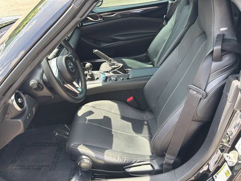 Used 2021 MAZDA MX-5 Miata Grand Touring RWD image 9