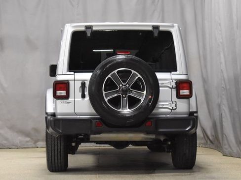 Used 2023 Jeep Wrangler Sahara image 8
