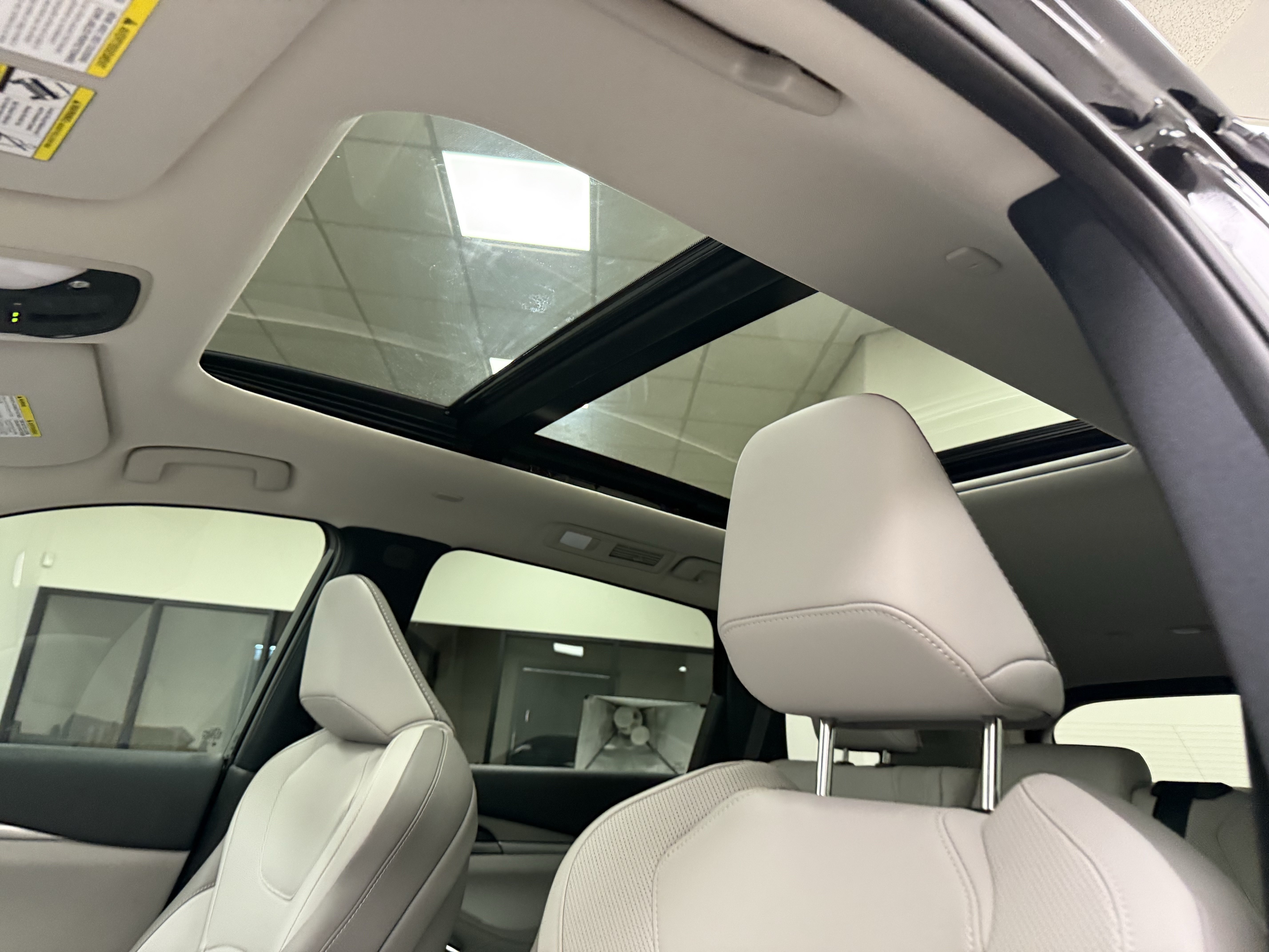 Used 2027 INFINITI QX60 Luxe w/ Cargo Package FWD image 14