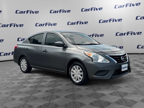 Used 2017 Nissan Versa S FWD image 8