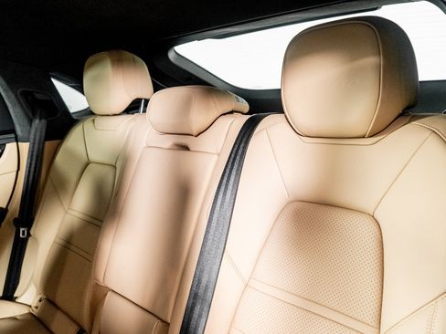 Used 2023 Porsche Cayenne Turbo w/ Premium Package Plus (PI3) image 34