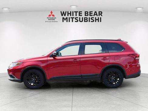 Used 2018 Mitsubishi Outlander LE AWD/4WD image 3