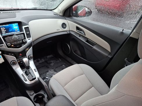 Used 2014 Chevrolet Cruze LT w/ All-Star Edition image 17