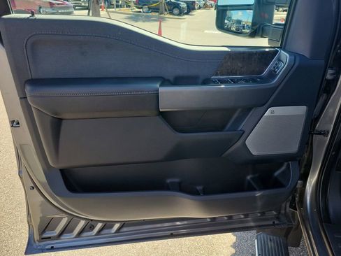 Used 2023 Ford F450 Lariat w/ Lariat Ultimate Package image 13