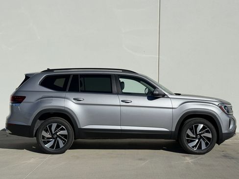 New 2026 Volkswagen Atlas SE image 3