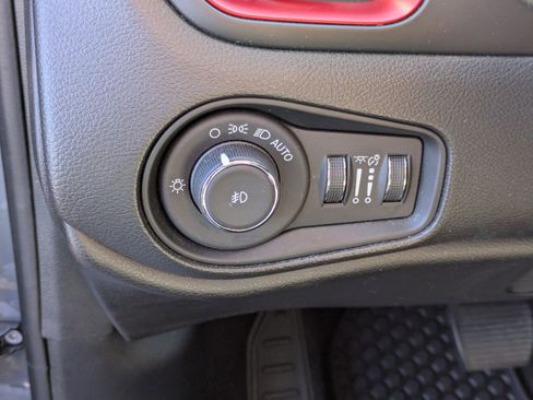 Certified 2022 Jeep Renegade Trailhawk w/ Sun/Sound Group image 15